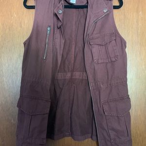 Buckle Daytrip Burgundy Vest Medium